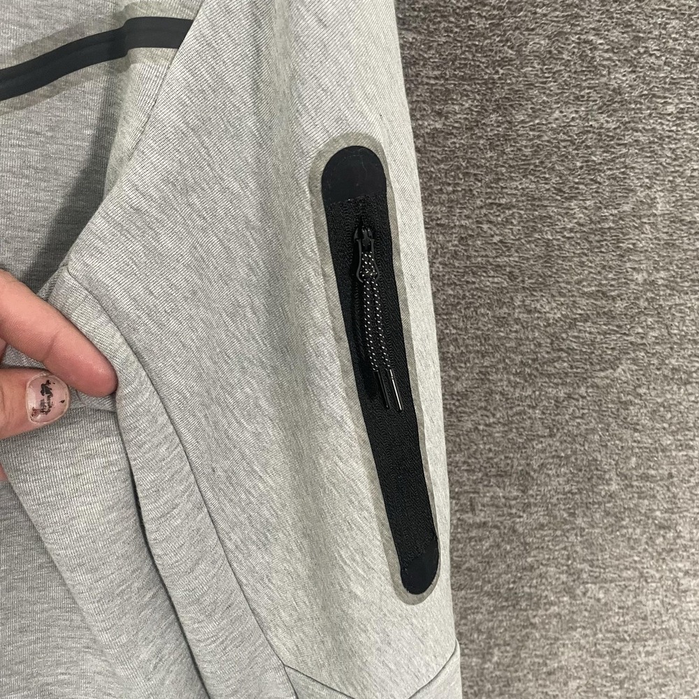 Nike Tech Fleece Hoodie Mens Medium Gray Full Zip Windrunner Sweatshirt CU4489 - Picture 2 of 9